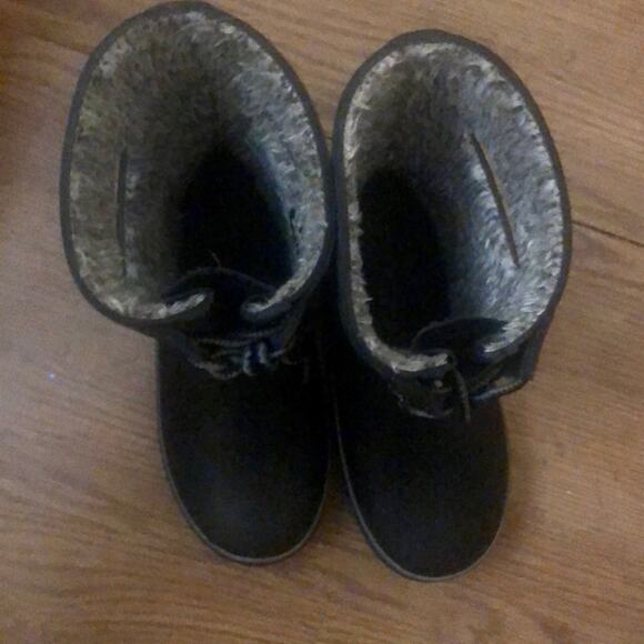 Gently used BOGS boots: Youth size 2 - Picture 2 of 7